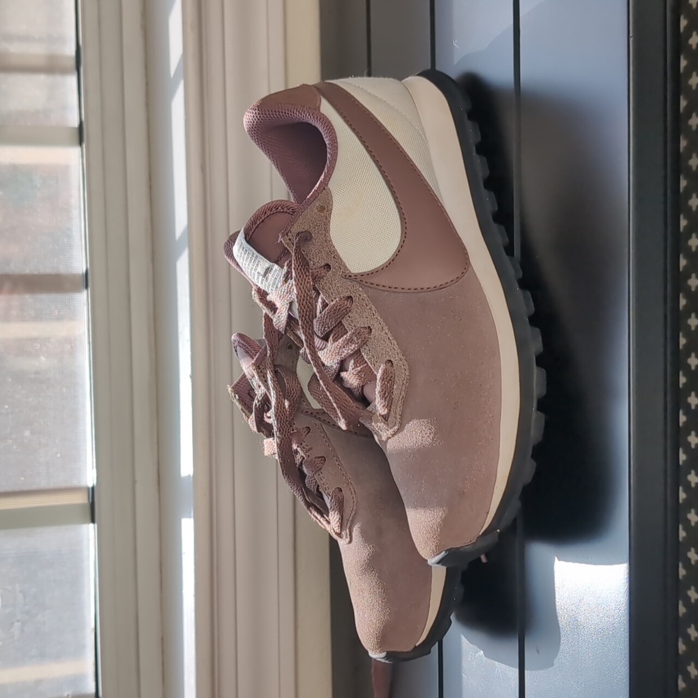 Dusty pink Nikes